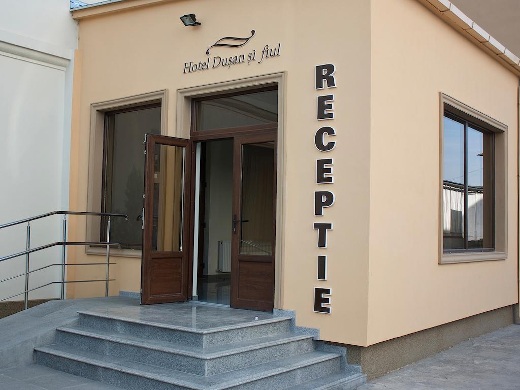 Hotel Dusan Si Fiul Resita Nord Exteriör bild